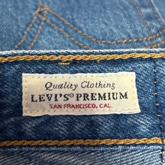 Levi's Ribcage Women's Blue High Waisted Distressed Cutoff Denim Jean Shorts 25 - Picture 4 of 6